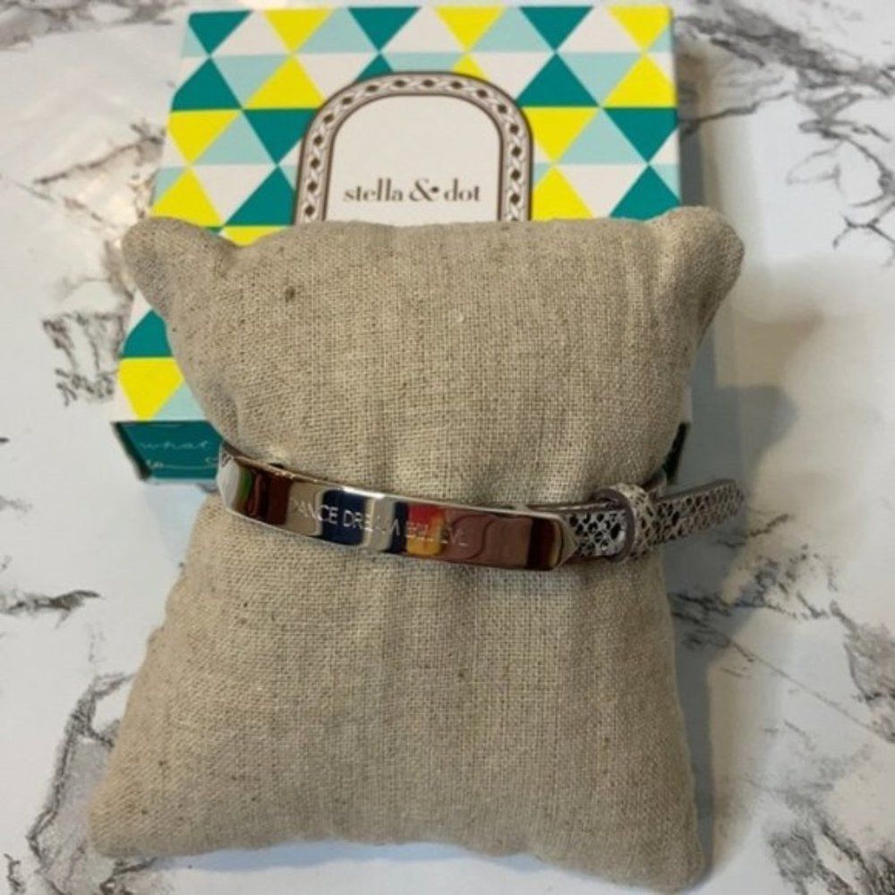 Stella & Dot Women’s Jewelry Bracelet ENGRAVED gray